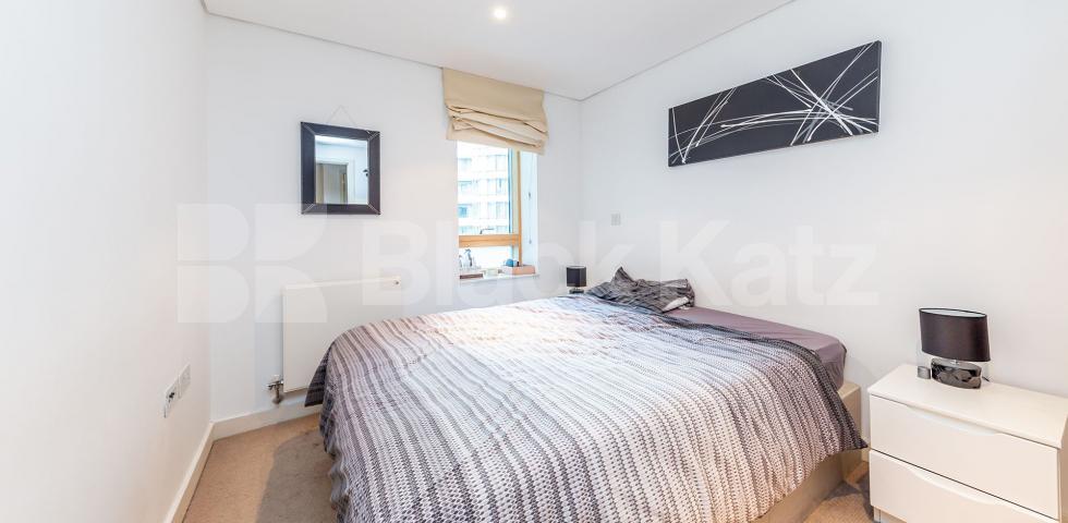 			NEW INSTRUCTION!, 2 Bedroom, 1 bath, 1 reception Flat			 Merchant Square East , PADDINGTON